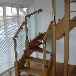 Solid Oak open riser with glass