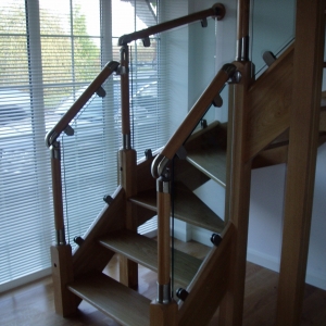 Solid Oak open riser with glass